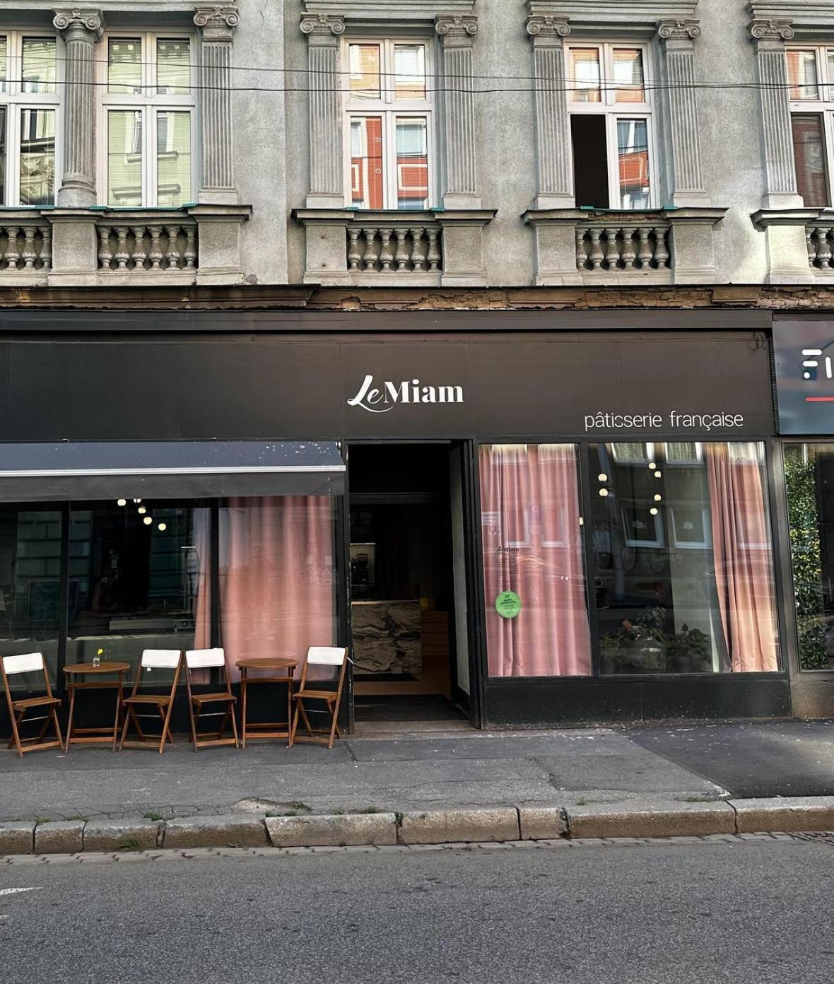 Urban Zenhouse No.2 - Breakfast Included Apartment Bratislava Exterior photo