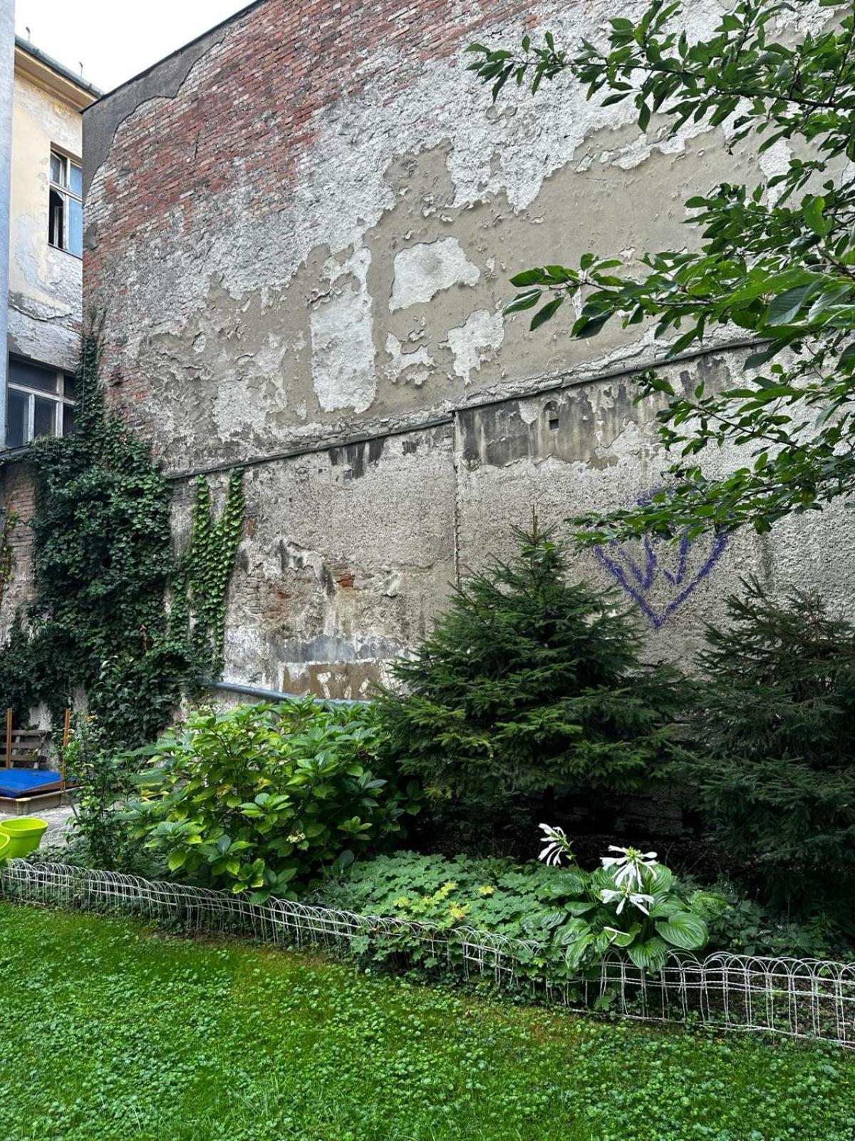 Urban Zenhouse No.2 - Breakfast Included Apartment Bratislava Exterior photo